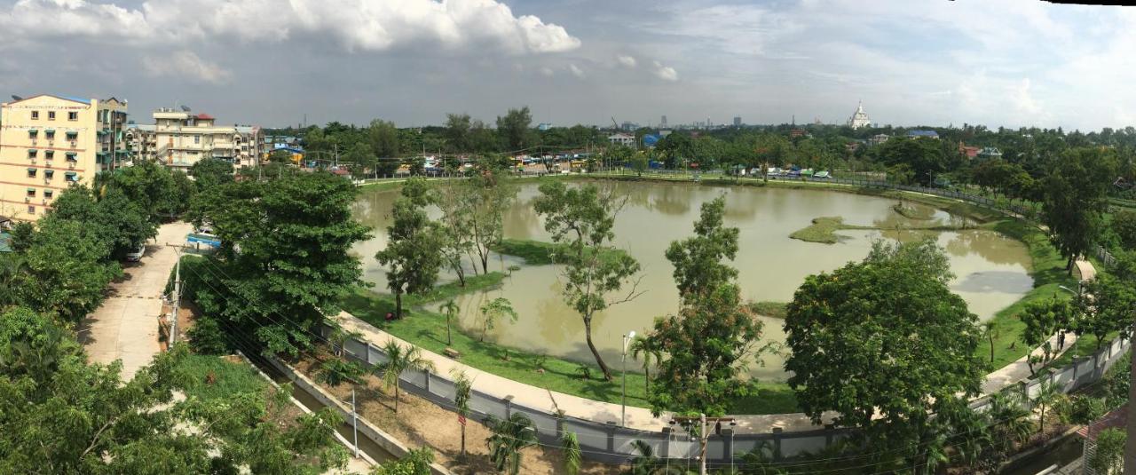 Galaxy Hotel Yangon Exteriör bild