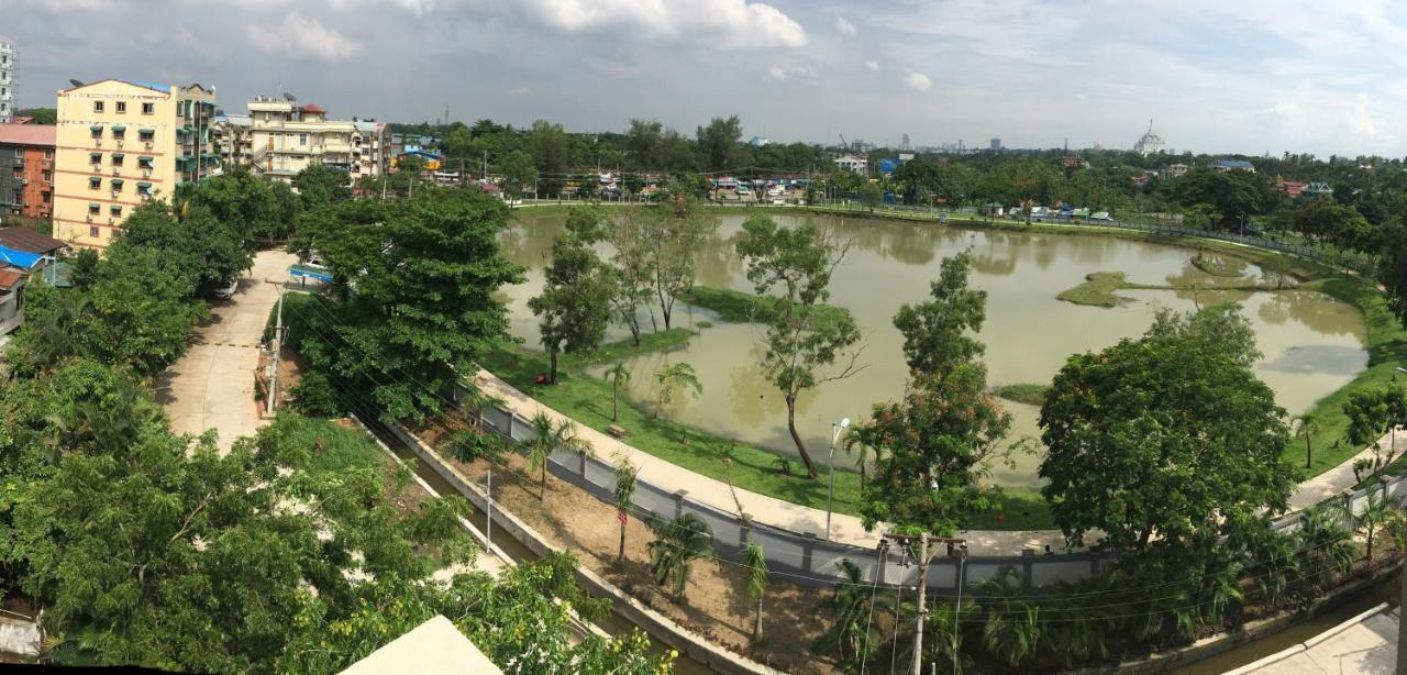 Galaxy Hotel Yangon Exteriör bild